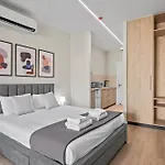 Love hotel Ct *